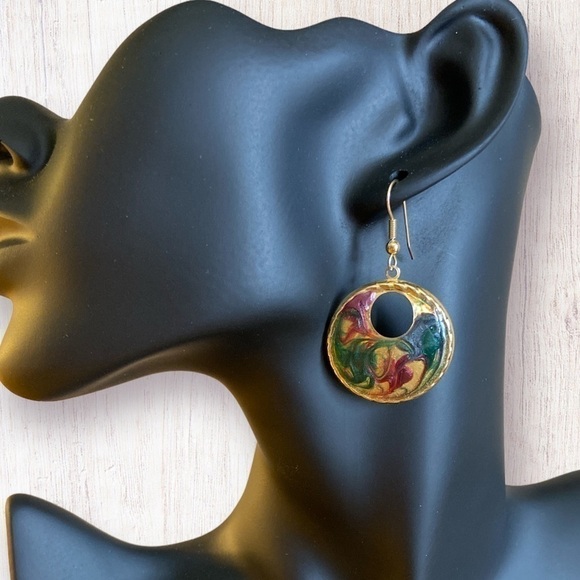 Abstract Pattern Pendant Earrings - Picture 2 of 9